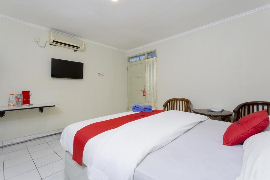 Hotel Reddoorz @ Supratman Street Bandung Exterior foto